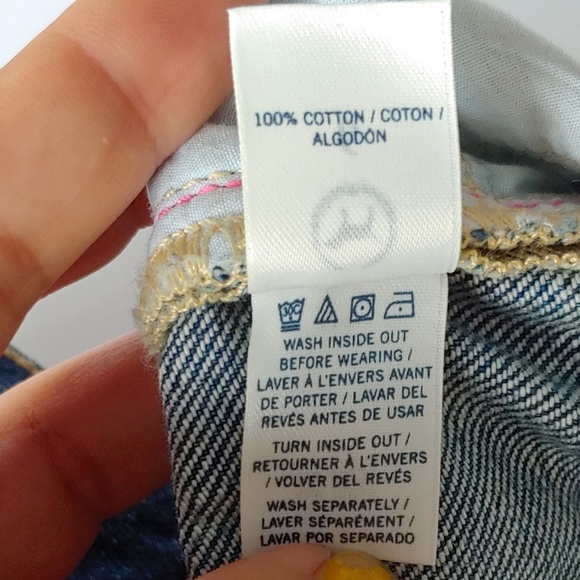 Pink. VS. Stars print jean shorts - Picture 4 of 5